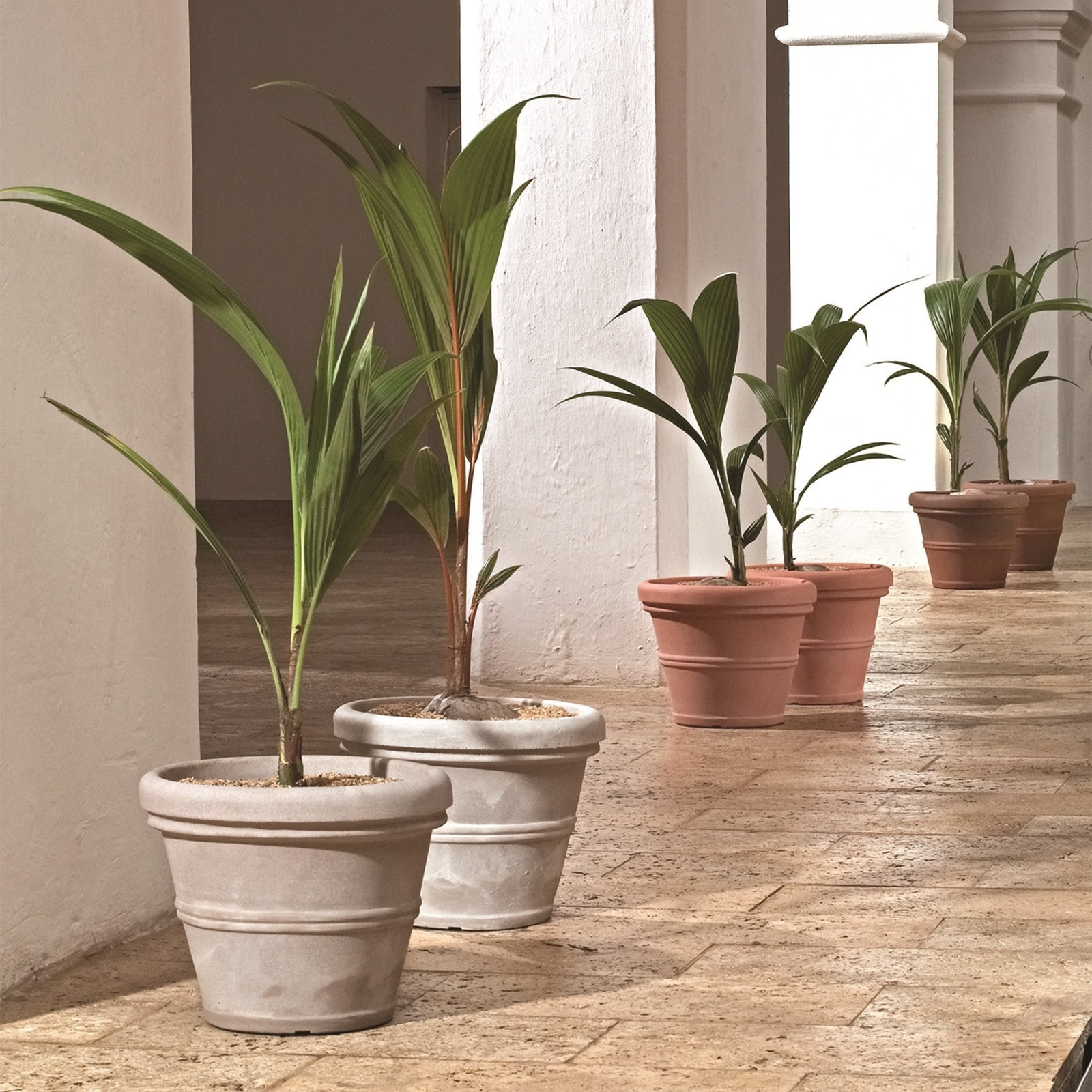 Lanesborough Resin Pot Planter, Weathered Concrete, 21.5" H x 27.36" W x 27.36" D