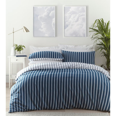 Polyester Striped Duvet Cover Set with Pillowcases