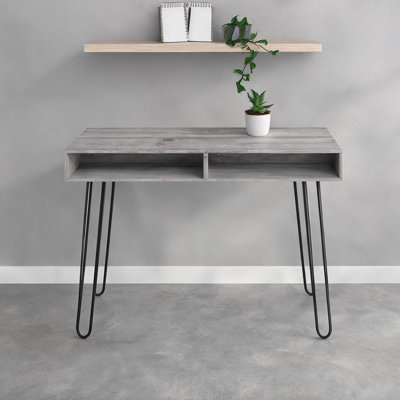 Bureau pour la maison, combinant une structure en métal, des pieds en épingle à cheveux noirs et deux niches, poids du produit : 13,8 kg