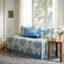 Housse de lit de jour réversible 6 pièces en bleu - avec grand médaillon imprimé et revers rayé, taille simple, housse incluse, 3 taies décoratives, 1 coussin décoratif, revers lavable à la machine, motif imprimé