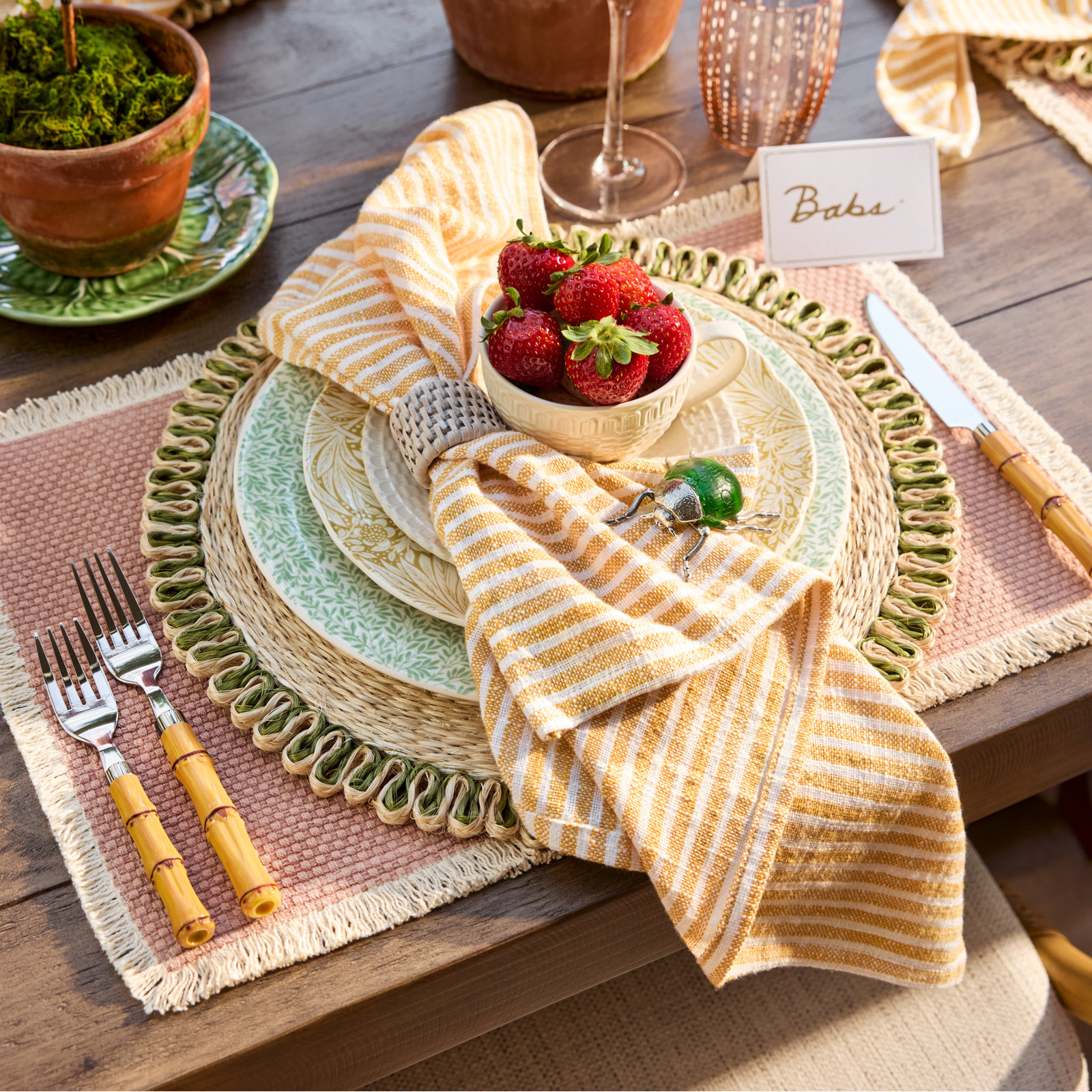 Amaretto Abaca Placemat, Natural/Olive Green