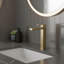Robinet de lavabo de salle de bain moderne avec poignée simple-120650237