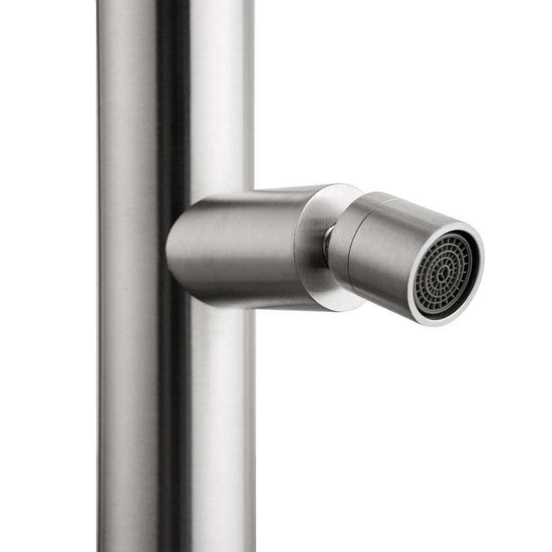Douche d'extérieur autoportante en acier inoxydable H 92 po