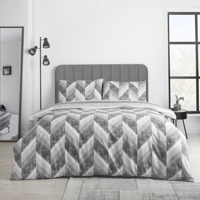 Kamari Stripe Reversible Duvet Cover Set