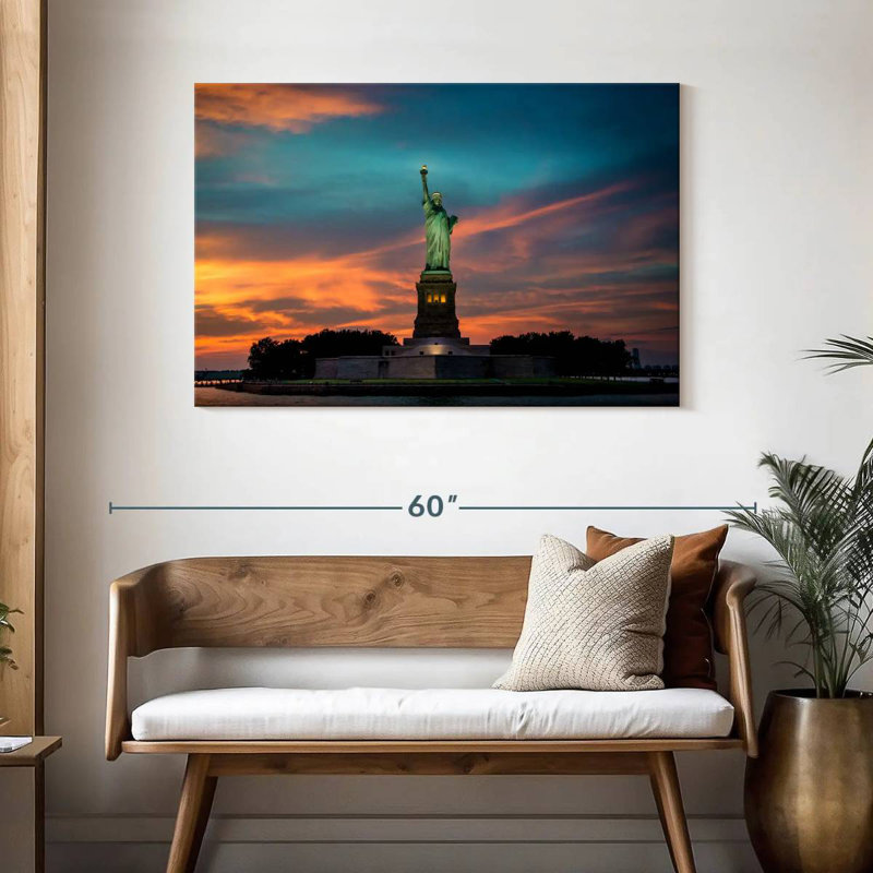Nicci Statue Of Liberty At Twilight