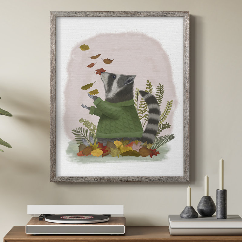 «Raccoon Catching Leaves», reproduction encadrée - bois massif, H 11 po x l 9 po