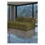 Canapé d'angle modulaire vert olive, garni de fausse fourrure et de mousse haute densité compressée, avec fauteuils et poufs sans accoudoirs.