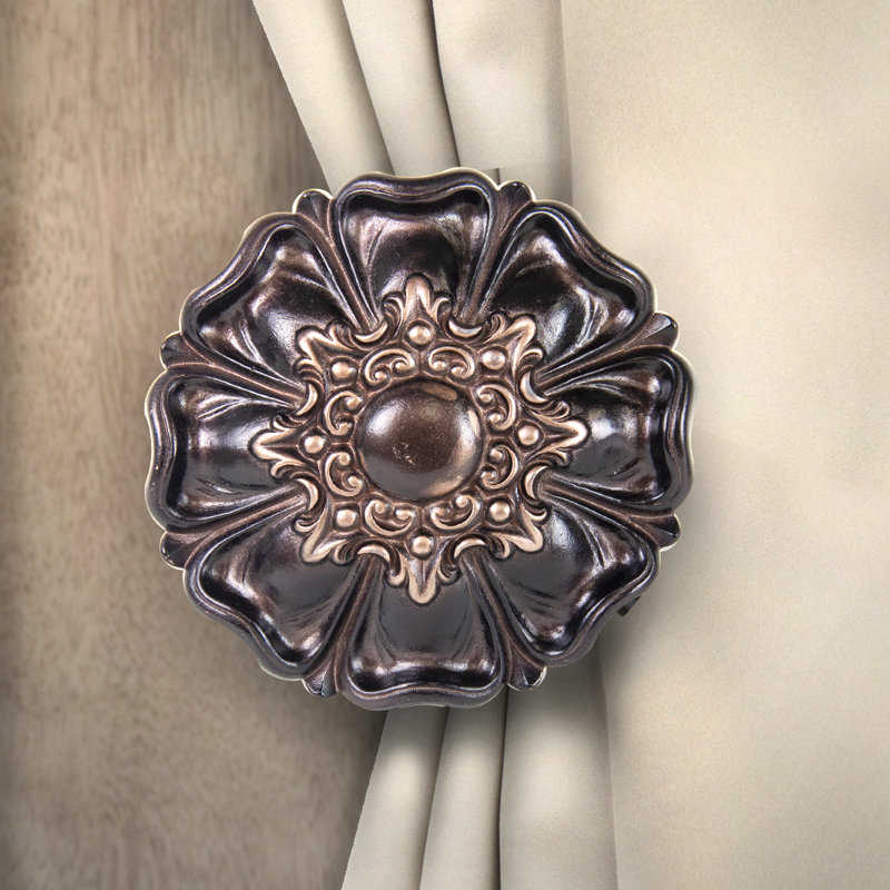 Retenue de rideau Hinojosa, Bronze