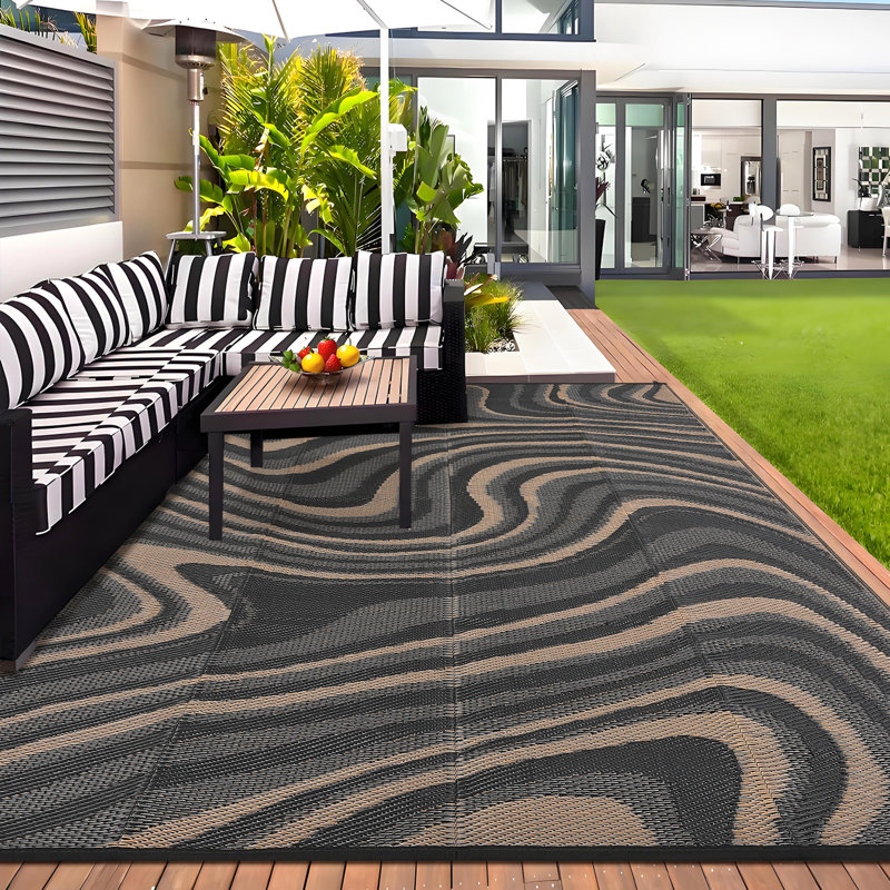 Outdoor Plastic Straw Rug - Modern Striped, Easy Clean & Collapsible Patio Mat, Portable Low Pile Carpet, Perfect for Garden, Patio, Camping
