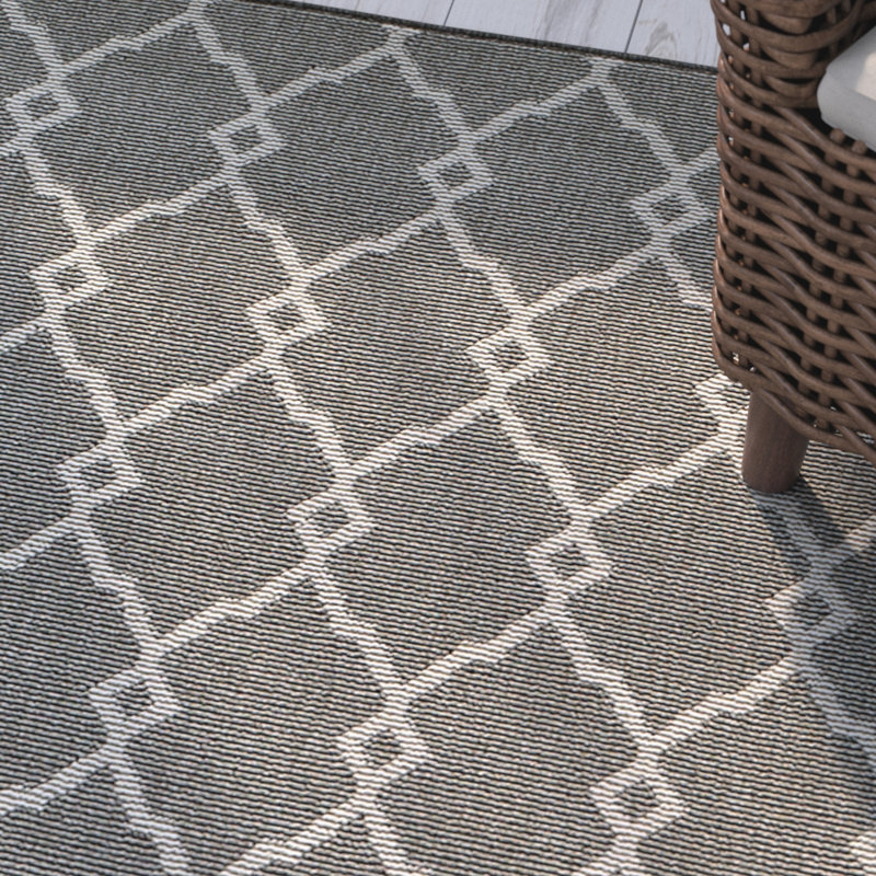 Yepez Geometric Indoor / Outdoor Rug, Rectangle 1'8" x 3'7"