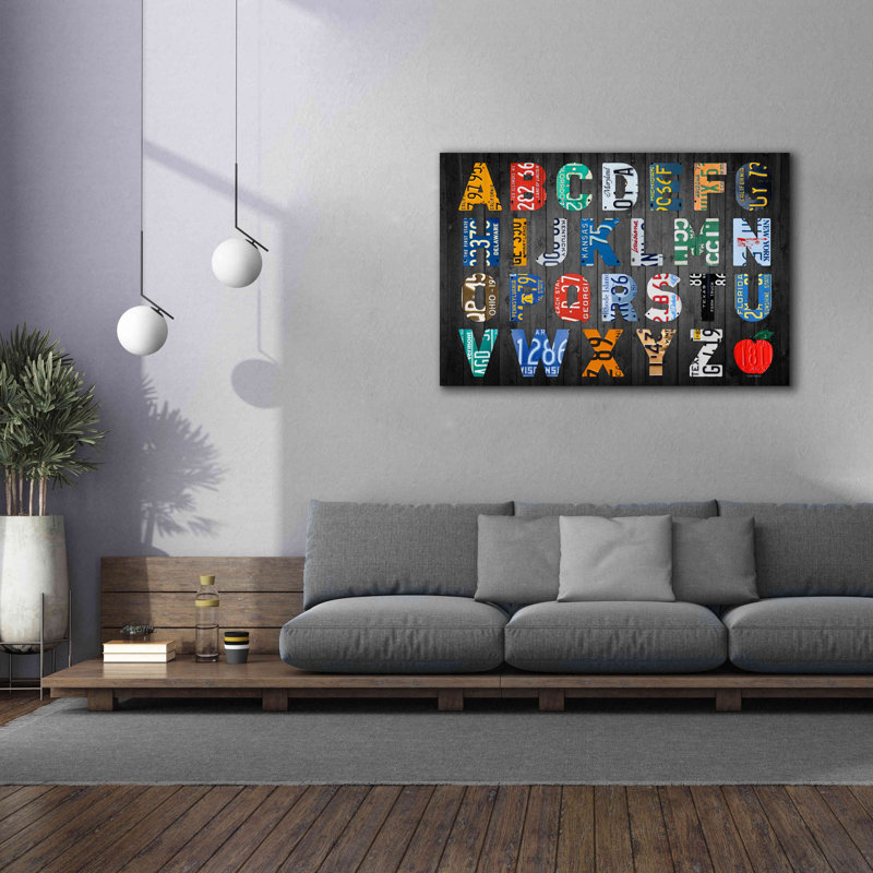 «Big Alphabet» par Design Turnpike, H 40 po x l 60 po x P 1,5 po