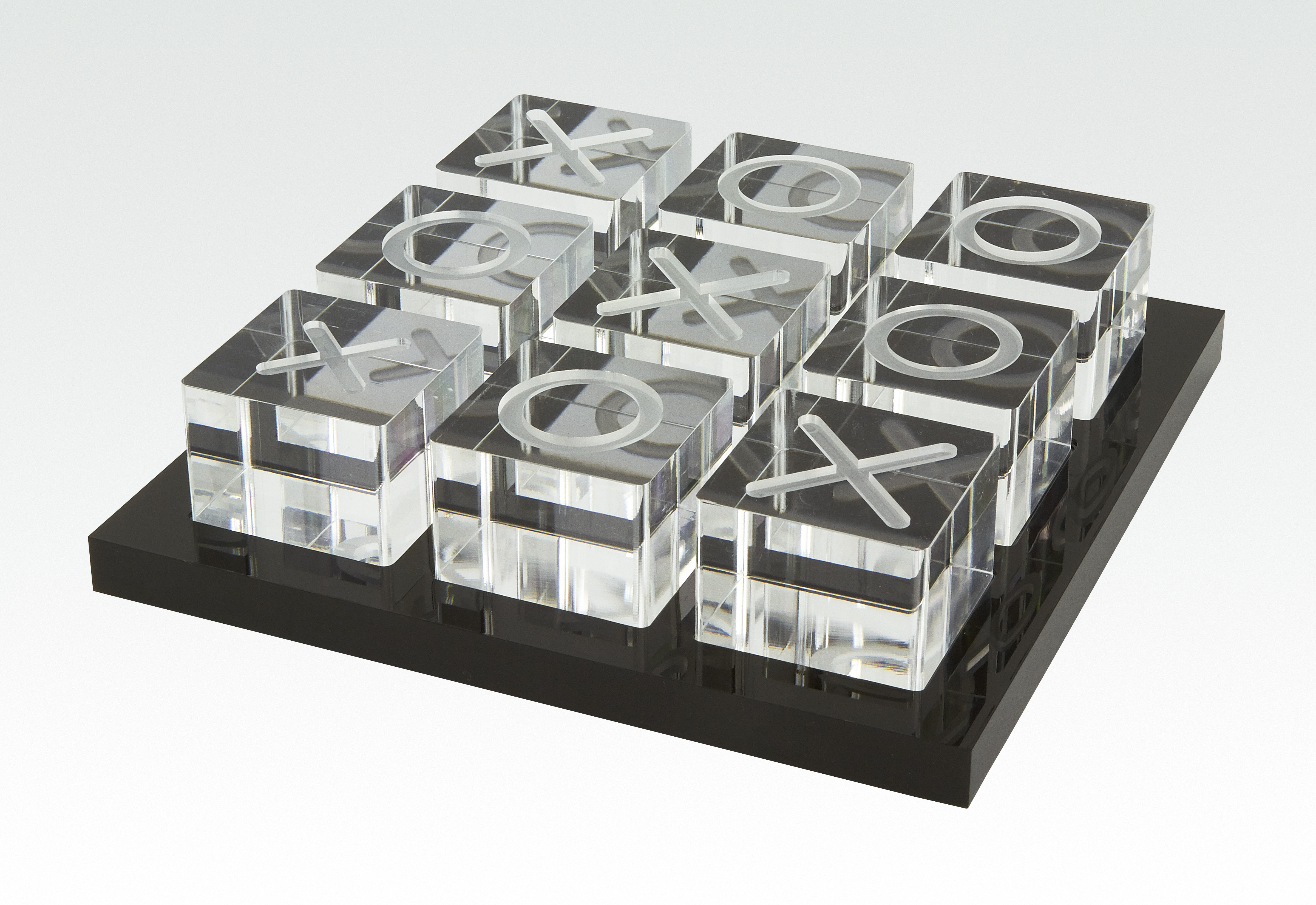 Lucite Tizo 2 Player Acrylic Tic Tac Toe