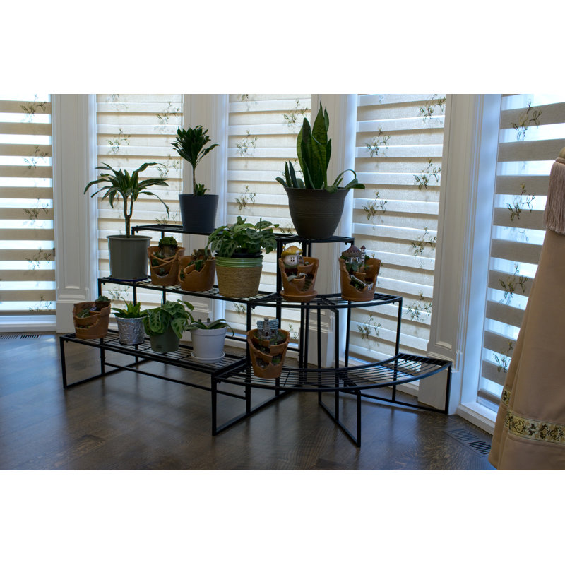 Porte-plantes à étages