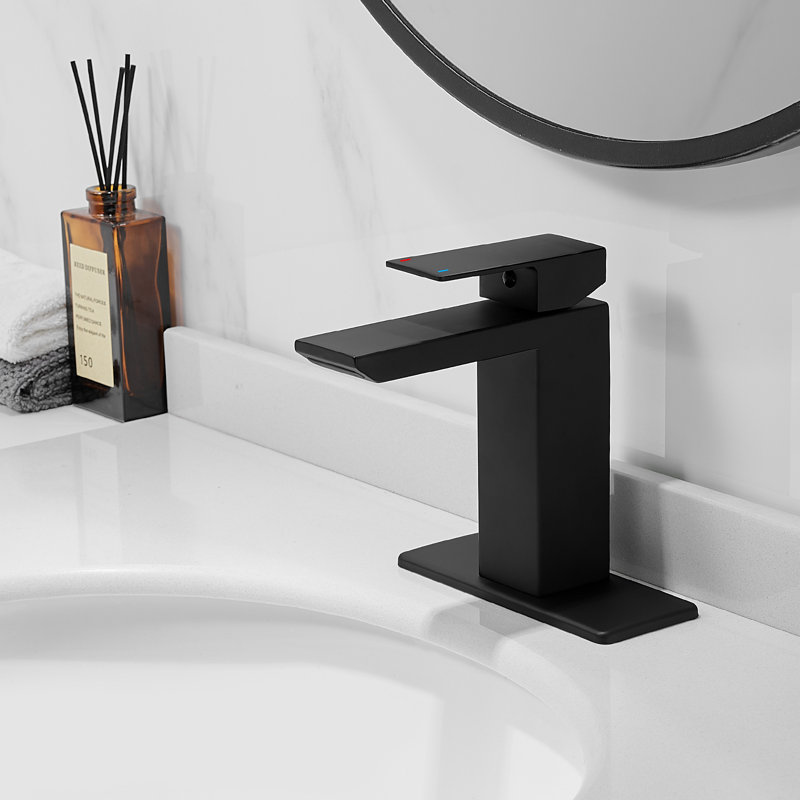 Single-handle Bathroom Faucet with Drain Assembly