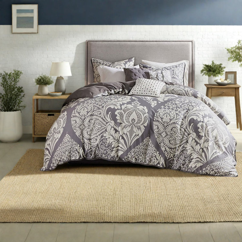 Comfortable King Size Polyester Bedding Sets, Chic Damask Design For Home