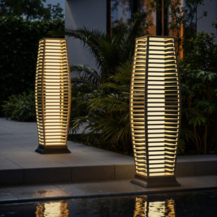 Ensemble de 2 lampes sur pied 30,75 po à énergie solaire en rotin Boho