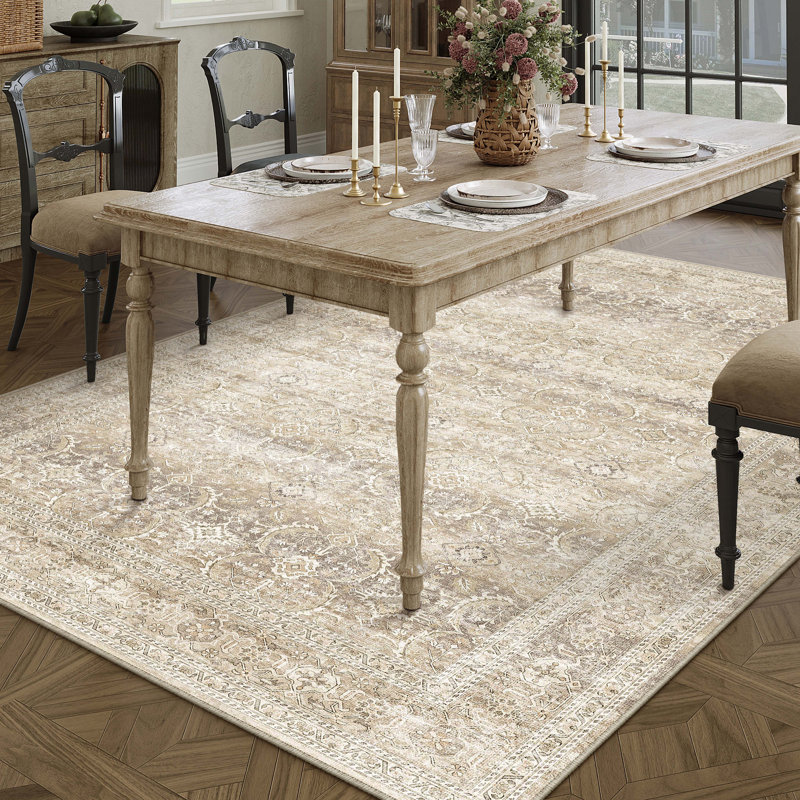 Luthien Elegant Vintage Floral Area Rug in Beige, Rectangle 6' x 9'
