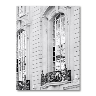 " Black And White Old Stone Building In London "
