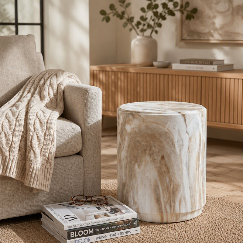 D14,5 x 18,5 po, tabouret d'appoint en faux marbre et crème, table de bout cylindrique sculpturale, piédestal aspect pierre