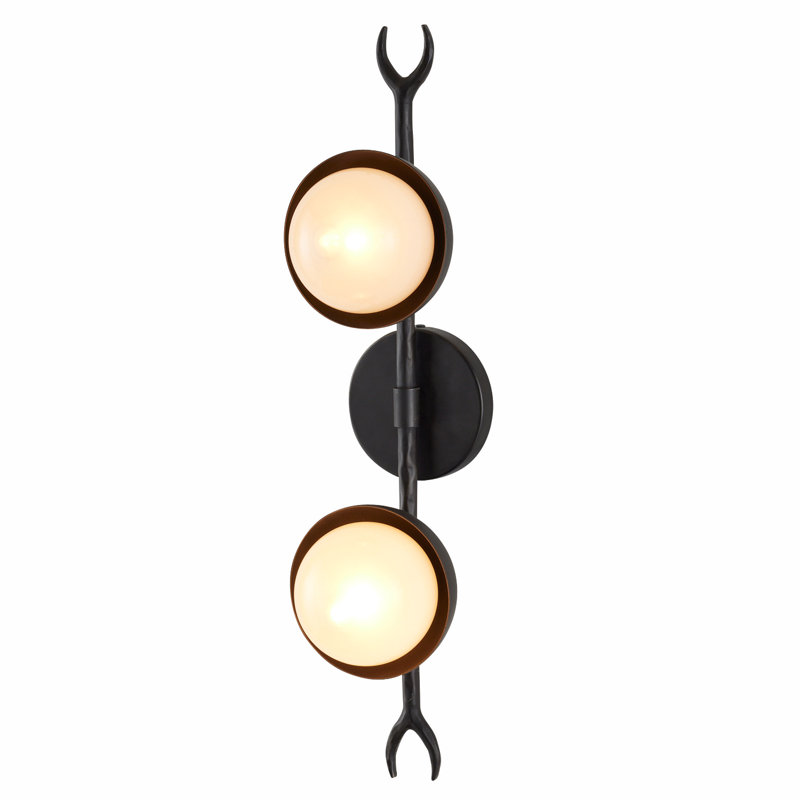 Churchill 2 - Light Wallchiere
