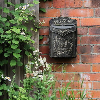 Humboldt Locking Wall Mounted Mailbox