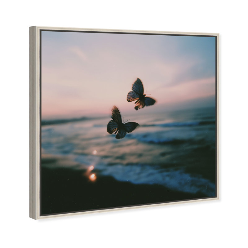 Toile imprimée « Âmes flottantes » (animaux et insectes) par Oliver Gal, 13"H x 13"W, Silver Frame