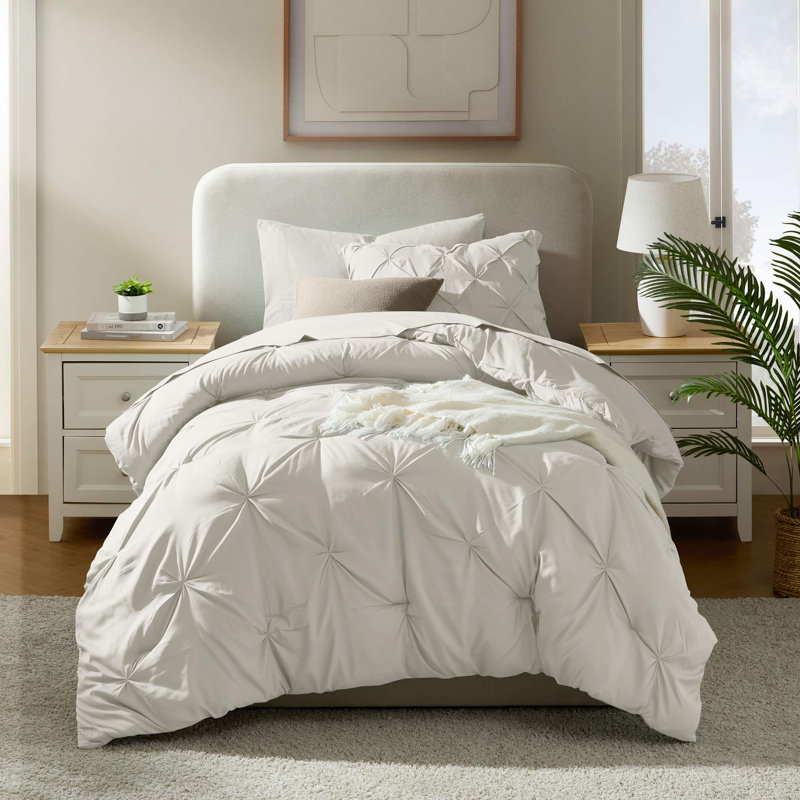 Ensemble d'édredon plissé avec draps Bed-in-a-Bag, Blanc cassé, Édredon simple + 4 pièces supplémentaires