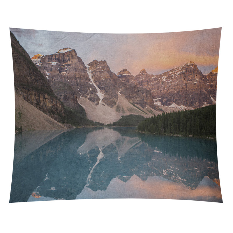 Tapisserie «Valley and Mountains at Sunset» par Garrett Smith, H 60,5 po x l 81,5 po, Intérieur