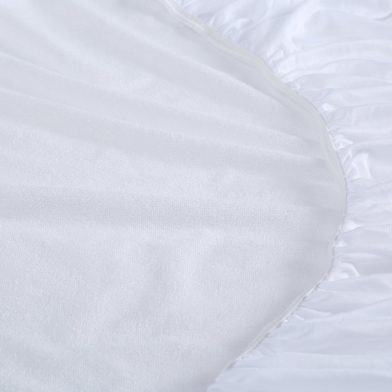Housse de protection pour matelas ajustée et hypoallergénique Defend-A-Bed, Simple