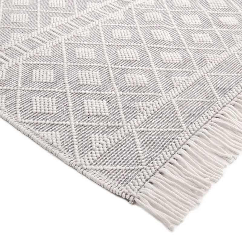Geometric Area Rug in Gray/White, Rectangle 8' x 10'