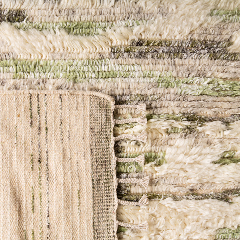 Handmade Ivory and Green Wool Shag Area Rug, 5' x 8'