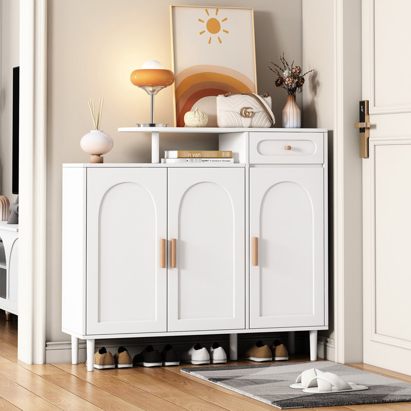 Amma Range-chaussures élégant avec plaque supérieure incurvée, blanc, pour le vestibule, le salon, les tablettes réglables, la porte arquée intégrée dans les tablettes et le bureau spacieux, élégant