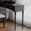 Commode à clapet de style rétro-111473043
