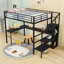 Lit mezzanine double avec garde-robe, escalier et bureau en L
