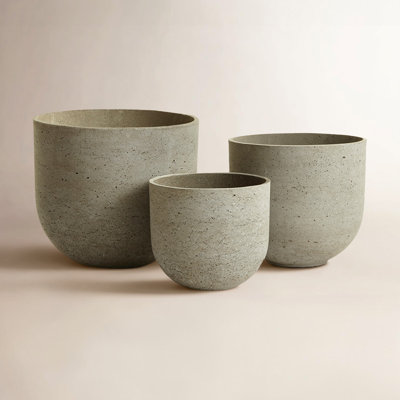 Mariah 17" Pot Planter
