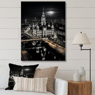 Laleh " Munich Beautiful Cityscape Black "