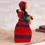 Figurine en bois vendant des fleurs Larchwood