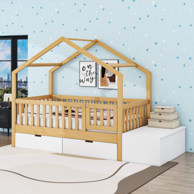 Lit en bois en forme de maison avec garde-corps, barrière et tiroirs de rangement