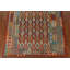 Tapis rouge / bleu / beige en laine tissé à plat à la main Ikat 8 pi 3 po x 11 pi 7 po