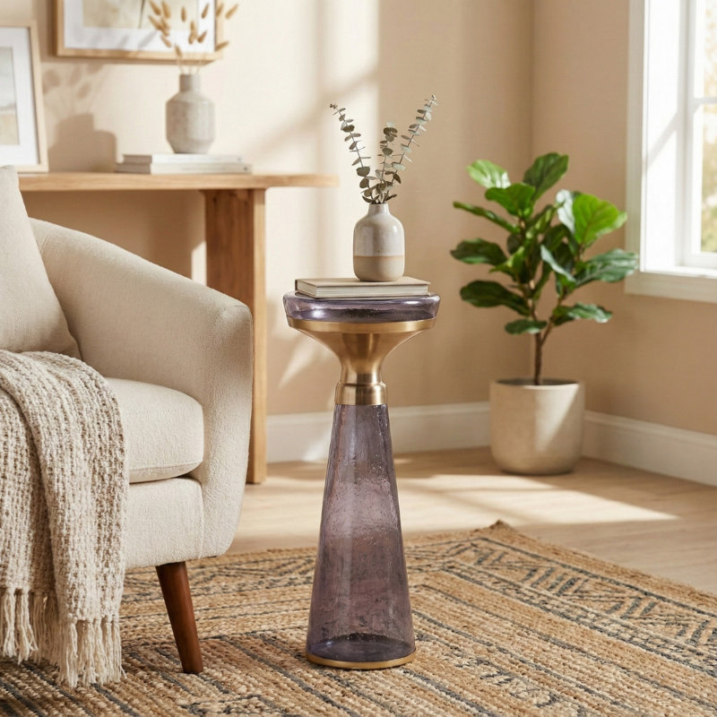 Table ronde moderne avec base en verre et plateau en métal doré, Mauve