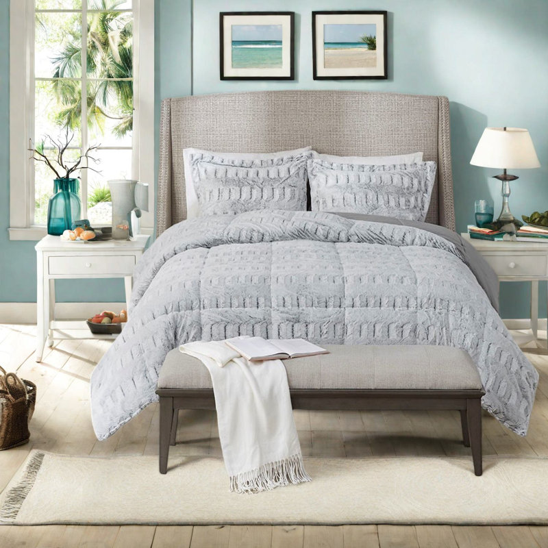 Ensemble de literie luxueux en fausse fourrure grise, édredon hypoallergénique et taies décoratives pour chambre à coucher moderne