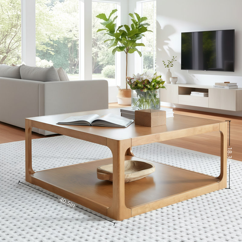 Table basse, convenant au salon, de couleur brun chaud.