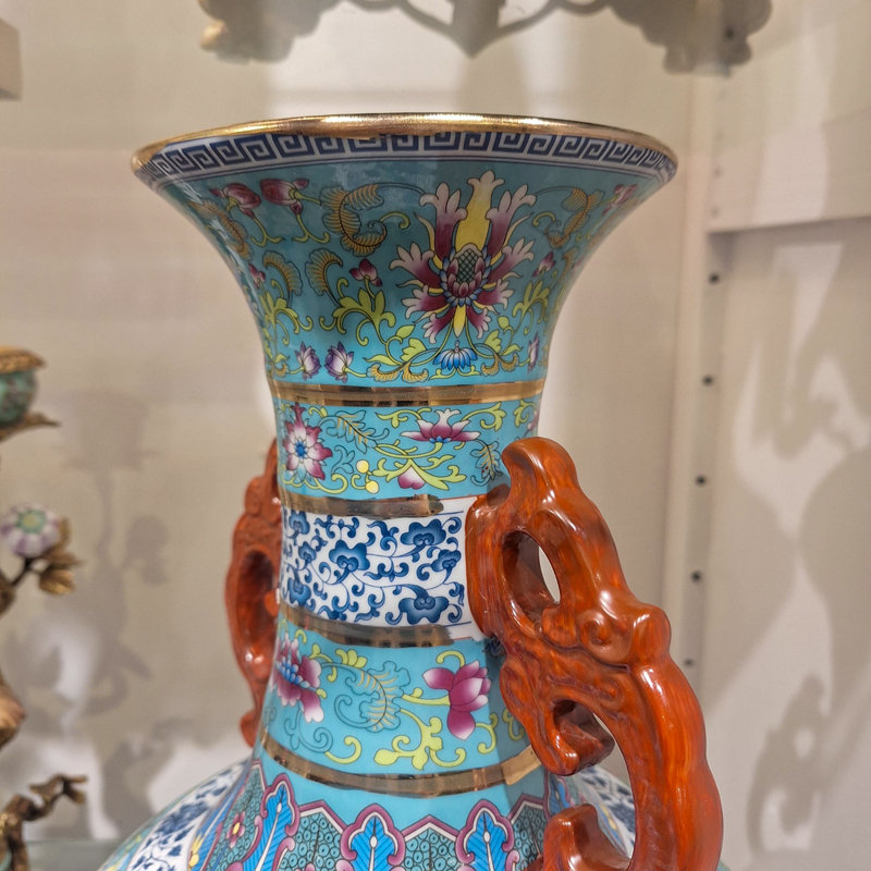 Porcelain China Table Vase