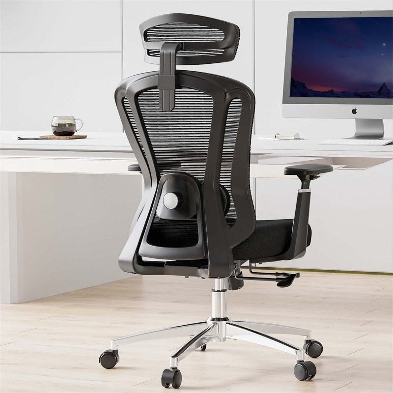 Chaise de bureau ergonomique à haut dossier avec support lombaire réglable, accoudoirs 3D et filet respirant pour un confort et une durabilité maximaux.