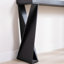 Insignes modernes avec pieds robustes