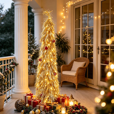 Sapin de Noël artificiel fin de 1,5 m (5 pi) or et blanc avec guirlande lumineuse DEL blanc chaud, pliable et fonctionnant sur piles, idéal pour la décoration intérieure des fêtes de fin d'année.