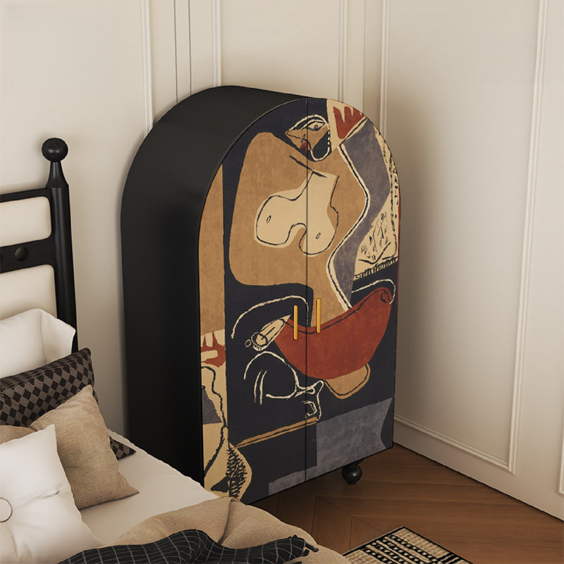 Armoire arquée avec tablettes et portes