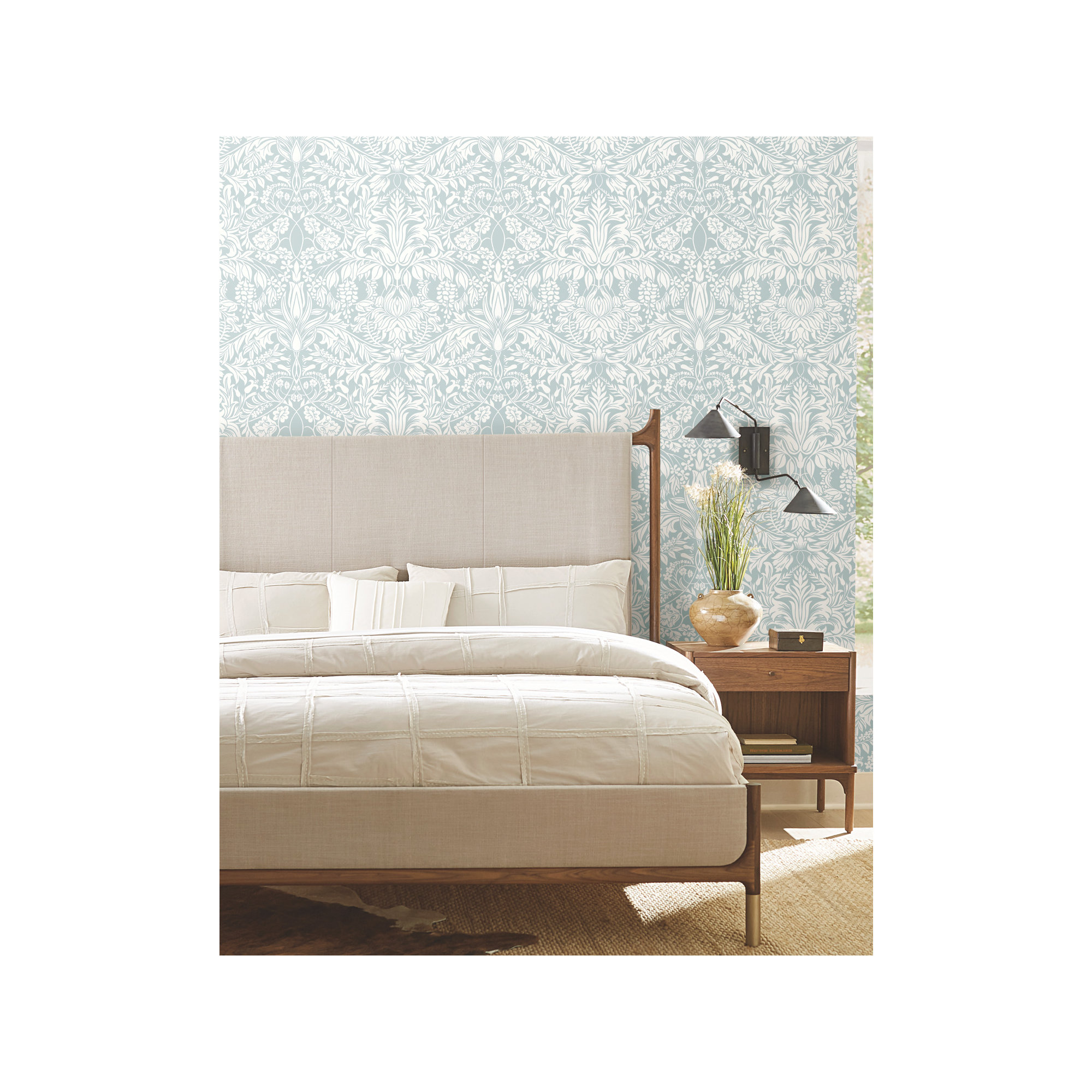 Harmonia Floral Wallpaper, Light Blue