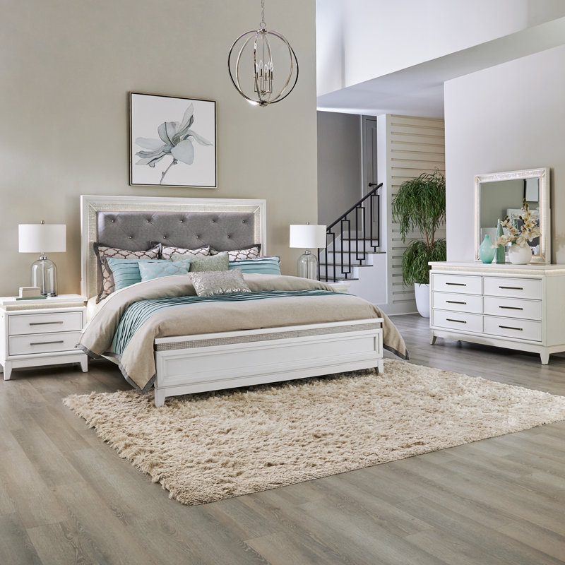 Ensemble de lit, commode et miroir rembourrés très grand Oxford California, 5 Pcs: 2 Dressers, Mirror, Bed, Chest
