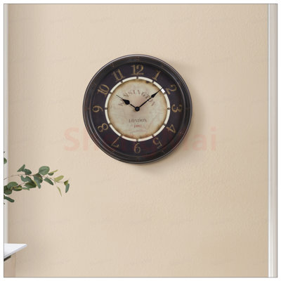 Charmante horloge murale ronde de 16 pouces avec cadre brun antique et verre transparent, parfaite pour la décoration intérieure transitionnelle